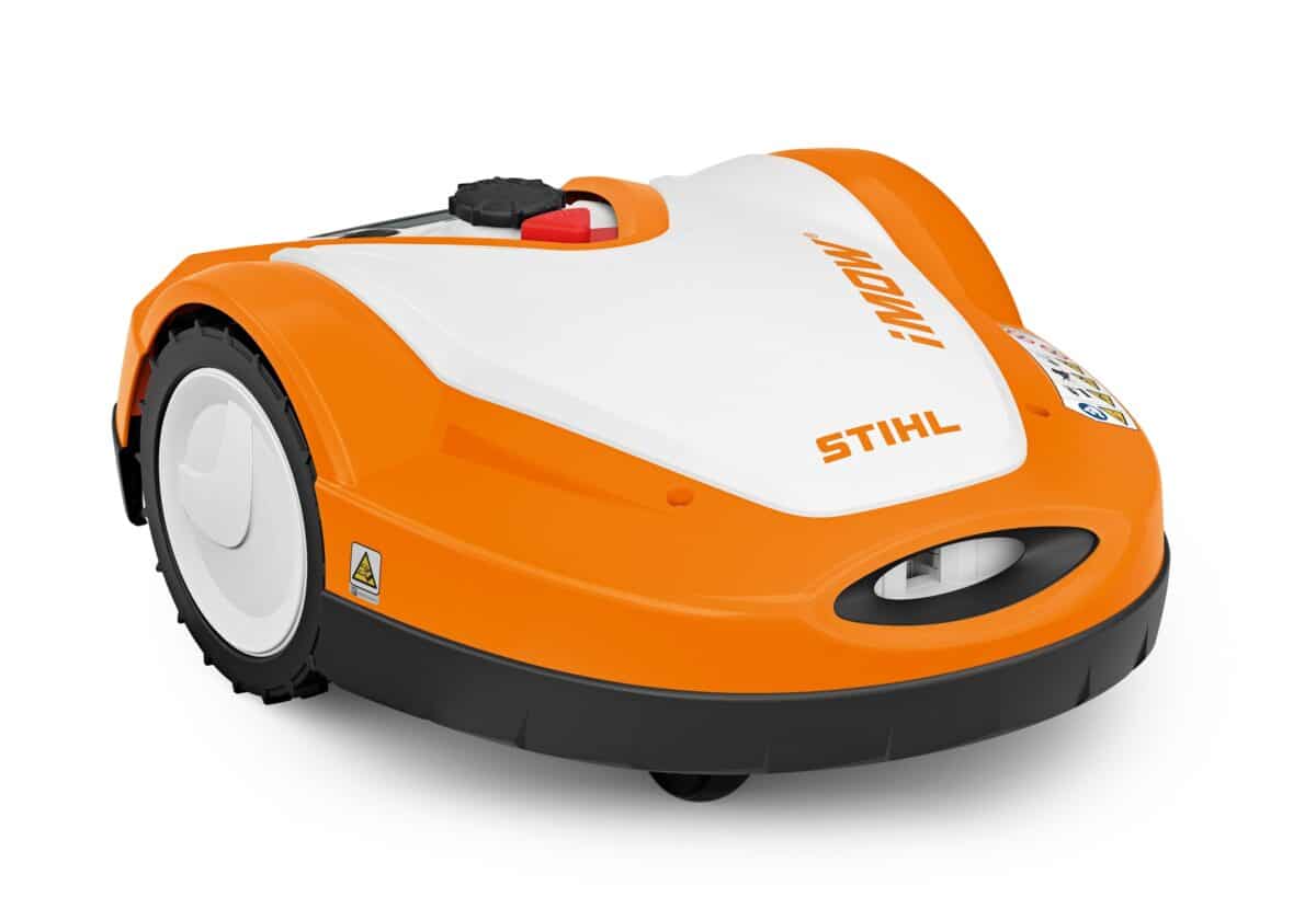 Robot de tonte - RMI 632 STIHL à batterie sans fil. Surface jusqu'à 3000m², pente de 45%, tondeuse avec autonomie optimisée et un plan de tonte dynamique interactif